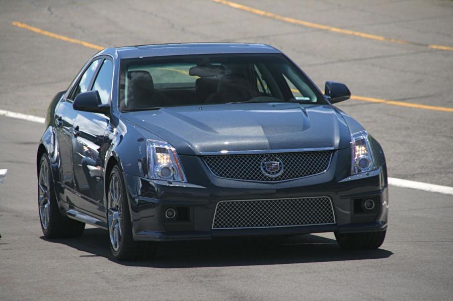  Cadillac CTS-V Coupe 2010 года  (фото 225 из 315)